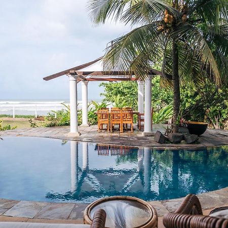 Santi Beach House With Pool & Beach 웰리가마 외부 사진