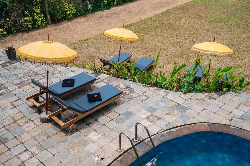 Santi Beach House With Pool & Beach 웰리가마 외부 사진