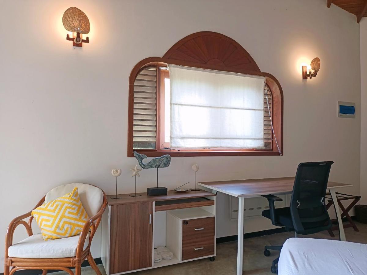 Santi Beach House With Pool & Beach 웰리가마 외부 사진